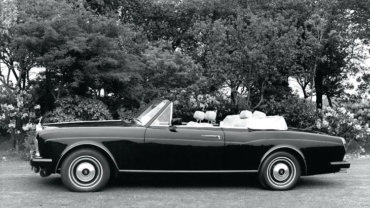 Langlebigste Legende unter den Sonnenkönigen: 1971 mutierte das offene Silver Shadow Drophead Coupé zum Corniche und wurde bis 1995 gebaut.