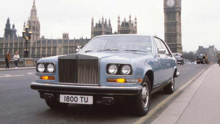 Exklusive Eleganz in gigantischen Konturen: Der pompöse Rolls-Royce Camargue gefiel besonders der amerikanischen High Society.