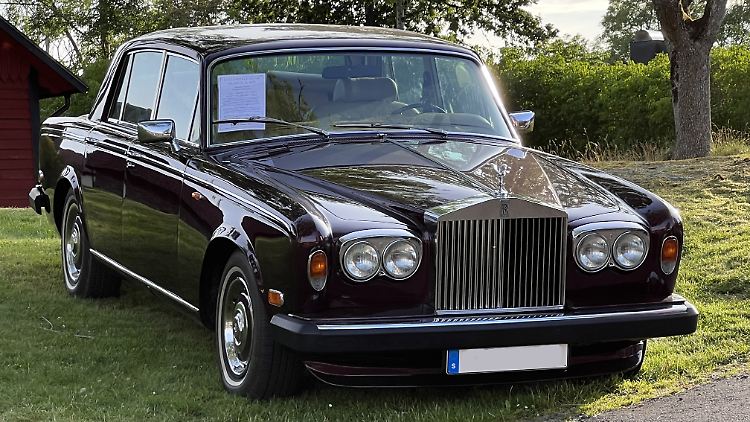 Safety first: An den Stoßstangen für US-Sicherheitsvorschriften gibt sich das 1977 lancierte Faceliftmodell Silver Shadow II zu erkennen.