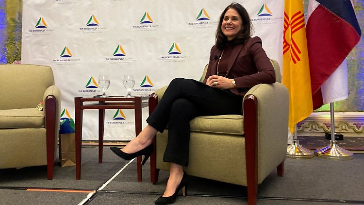 Die Fed-Dallas-Chefin Lorie Logan ist laut  CNBC eine von elf Kandidaten, die für die Nachfolge von Fed-Chef Jerome Powell gehandelt werden.