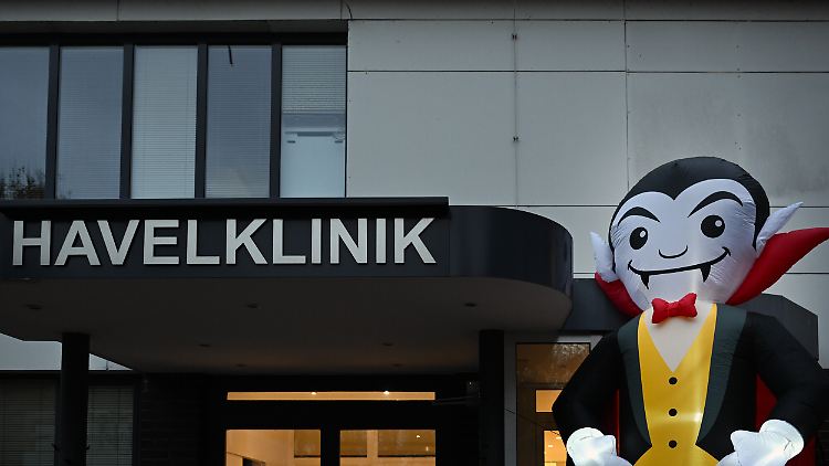 Blutspendeaktion zu Halloween: Auch bei den Kliniken sollte gespart werden, fordert die Union. 