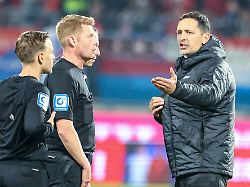 Dingert pfeift Führung weg: Frankfurt-Trainer attackiert Schiedsrichter: "Nicht hinnehmbar"