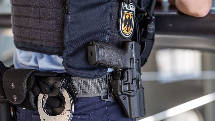 Zu einem möglichen Ziel äußerten sich die Ermittler bislang nicht, als mutmaßlicher Aktionsort gilt Berlin.