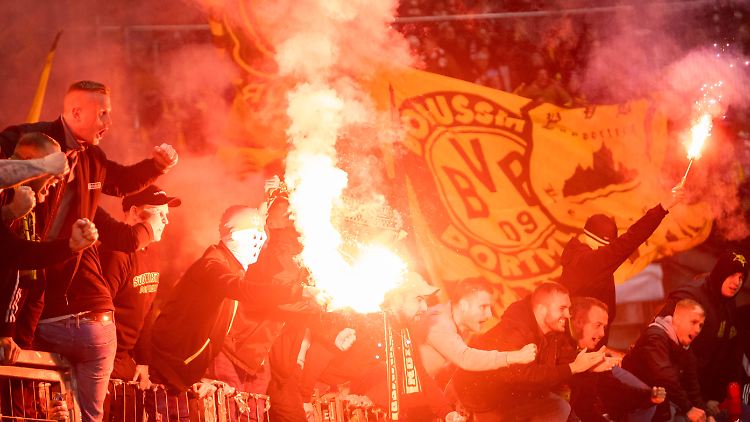 Die Dortmunder Fans sind begeistert.