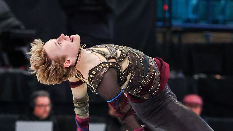 Ilia Malinin macht die Eislauf-Welt verrückt mit seinen Programmen.