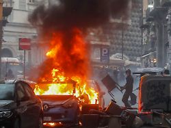 Höchst brisantes CL-Duell: "Neapel ist nicht sicher für Eintracht-Fans in diesen Tagen"