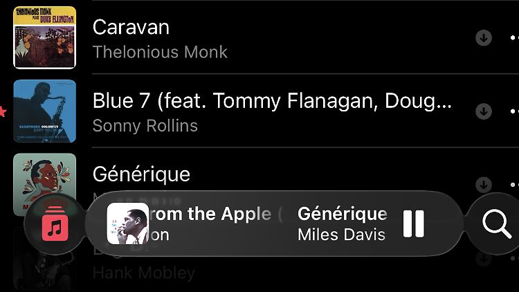 Nur eine Kleinigkeit, aber sehr praktisch: In der Musik-App wischt man jetzt einfach zum nächsten Titel.