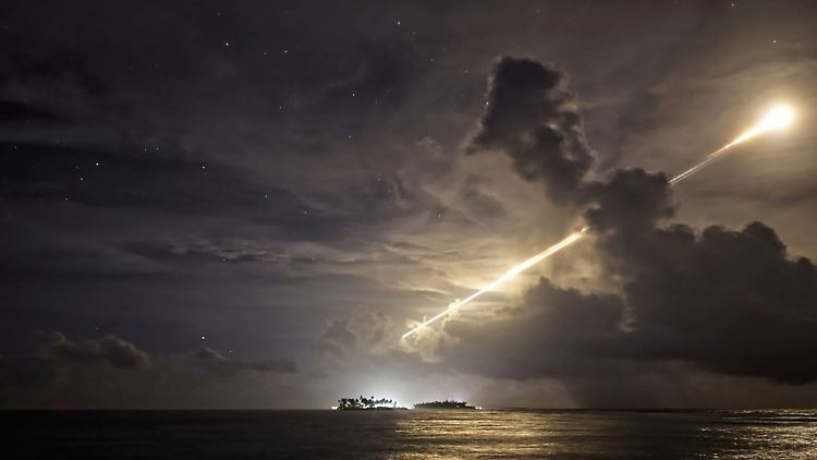 Eine Minuteman III nach dem Start von der US-Basis in Vandenberg.