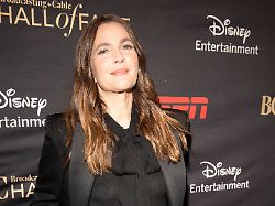 Nach auffälliger Mammografie: Drew Barrymore spricht über ihre Angst vor Brustkrebs