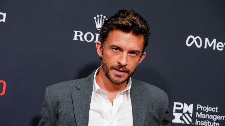 Mit seiner Ernennung schreibt Jonathan Bailey Geschichte. 