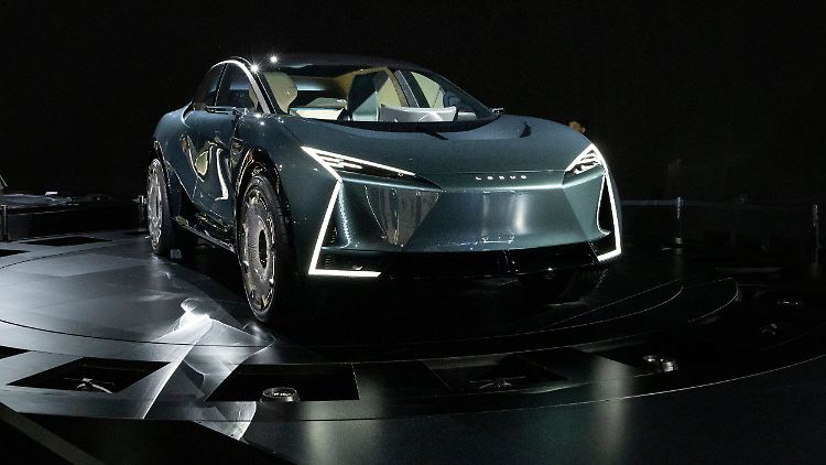 Limousinen sind out, mit dem Lexus LS Concept Coupé lebt das Crossover auf.