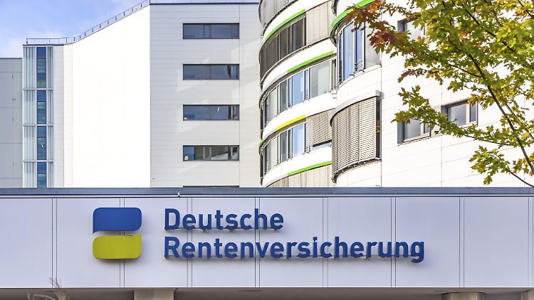 Die Bundesregierung will ab 2026 eine Kommission Vorschläge zu grundsätzlicheren Reformen erarbeiten lassen.