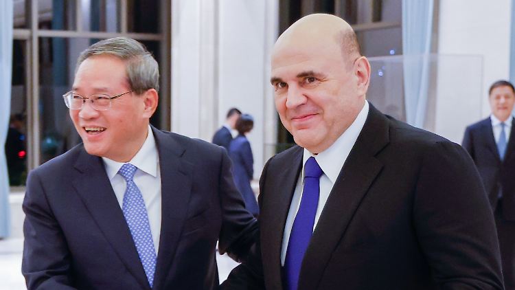 Lehnen sich im Gleichschritt gegen den Westen auf: Die Ministerpräsidenten Chinas und Russlands, Li Qiang (links) und Michail Mischustin. 