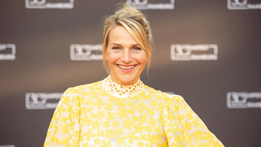 Die-Schauspielerin-Tanja-Wedhorn-hat-sich-als-grosse-Ruegen-Liebhaberin-geoutet