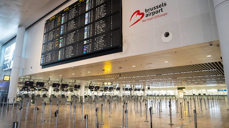 In Brüssel bleiben die Flugzeuge am Dienstagabend am Boden.