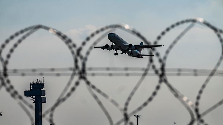 Die beiden Syrer hatten zuvor erfolglos versucht, in Österreich Flüchtlingsschutz zu bekommen.