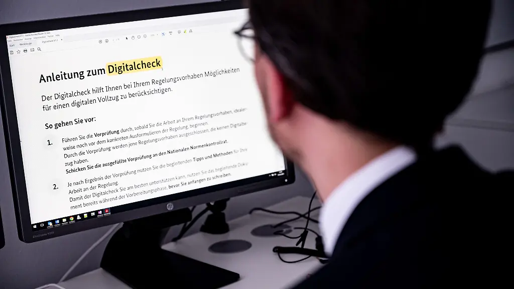 Die-Digitalisierung-ist-einer-der-groessten-Hebel-fuer-den-Buerokratieabbau