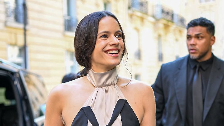 Über einen Mangel an Aufmerksamkeit muss sich die spanische Sängerin Rosalía nicht beklagen. 