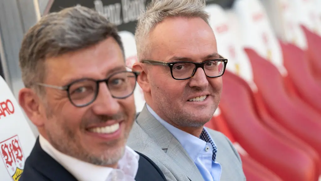 Claus-Vogt-l-Praesident-des-VfB-Stuttgart-1893-e-V-und-Alexander-Wehrle-Vorstandsvorsitzender-der-VfB-Stuttgart-1893-AG