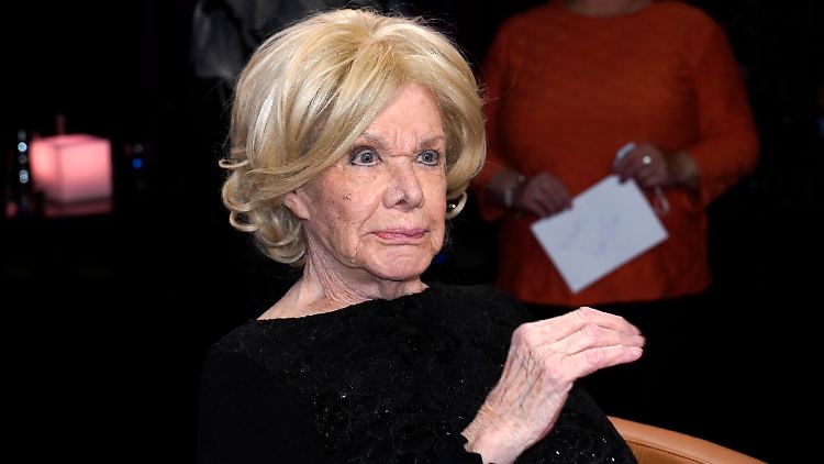 "Ich kann nichts mehr sehen", berichtet Ingrid van Bergen.