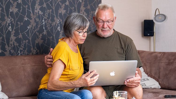 Einander absichern: Eine Risikolebensversicherung kann Partner und Familie im Ernstfall finanziell schützen. Doch was gibt es zu beachten?