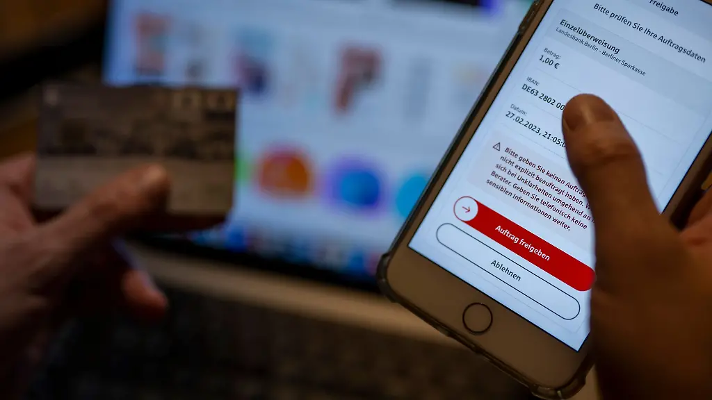 Ob-fuer-die-Ueberweisung-das-Geldabheben-oder-die-Kontofuehrung-Nur-wenige-Girokonten-sind-komplett-gebuehrenfrei