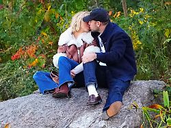 Auf Nacktkleid folgen süße Küsse: Sydney Sweeney knutscht mit Scooter Braun