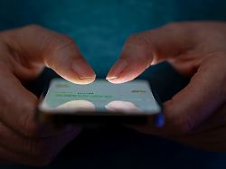 Im Netz und am Arbeitsplatz: Studie: Mobbing unter Erwachsenen nimmt massiv zu