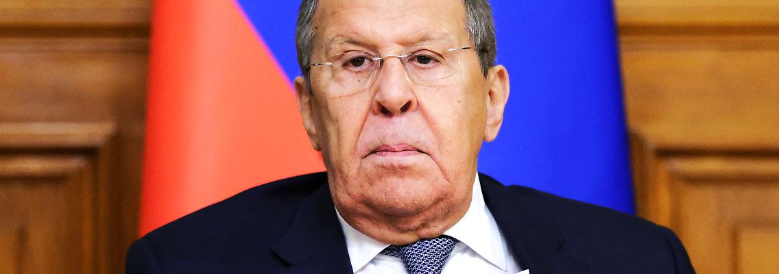 epi_1004498338_REUTERSFOTO_2025-10-22T111443Z 152940493 RC2YGHAQPMZS RTRMADP 3 RUSSIA-KAZAKHSTAN.JPG_Russian Foreign Mini.jpg