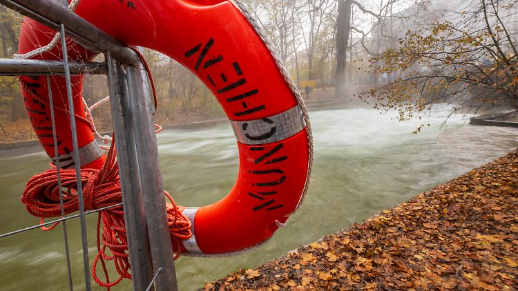 Die Stadt München will die Eisbachwelle zurückholen. Doch bislang bleiben alle Rettungsversuche erfolglos.