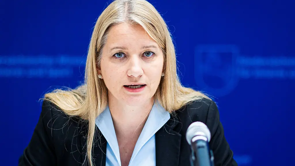 Kathrin-Wahlmann-SPD-Justizministerin-von-Niedersachsen-spricht