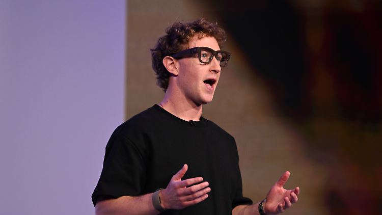 Zuckerberg befindet sich im ewigen Wettlauf mit Konzernen wie Amazon, Alphabet und Microsoft und deren Superbossen.