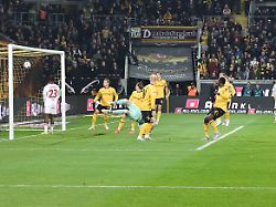 Siege für Nürnberg und Fürth: 14-Sekunden-Treffer und Last-Minute-Traumtor lassen 2. Liga ausrasten