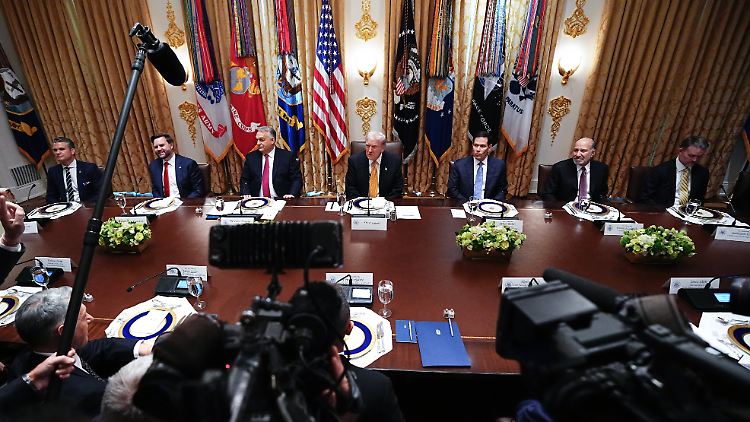 Trump bietet Orban eine für das Oberhaupt eines einzelnen EU-Staats selten große Bühne.