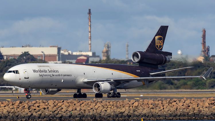Aus Sicherheitsgründen bleiben Frachtflugzeuge des Typs McDonnell Douglas MD-11 von UPS am Boden. 