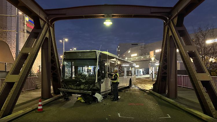 Die Polizei geht nach eigenen Angaben von einem Unfall aus. 