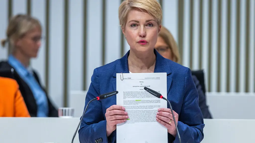 Manuela-Schwesig-SPD-die-Ministerpraesidentin-von-Mecklenburg-Vorpommern