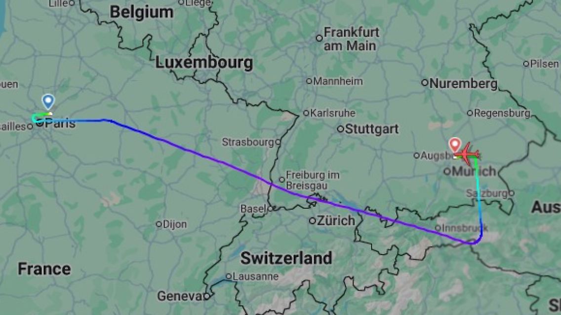 Kurz nach Innsbruck drehte das Flugzeug abrupt in Richtung München.