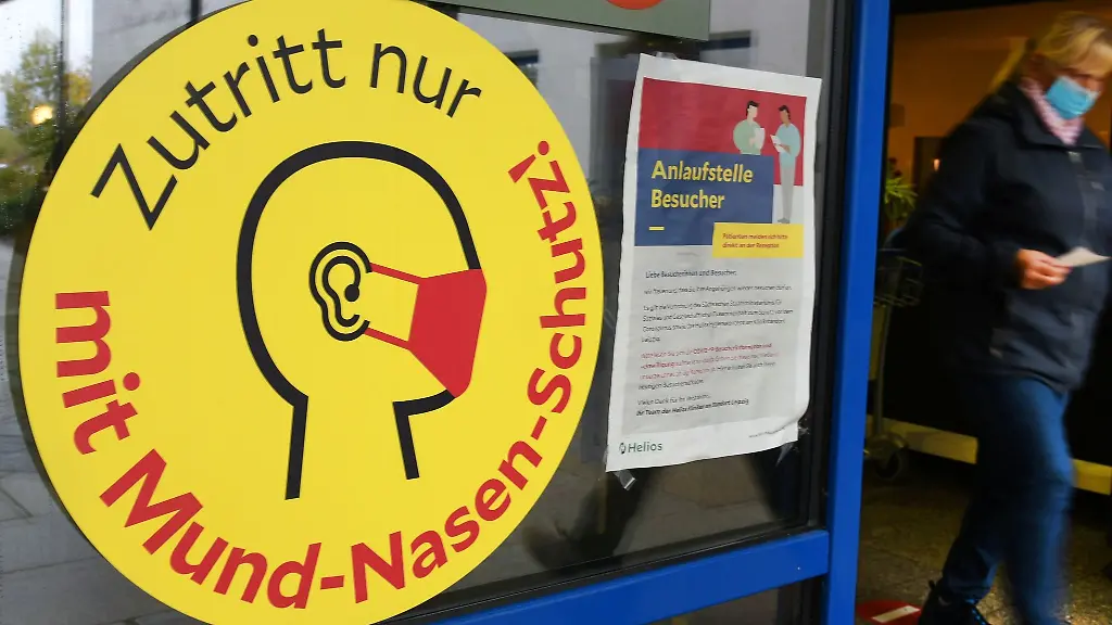 Weitere-Corona-Regeln-laufen-aus-Besucherinnen-und-Besucher-muessen-nur-noch-bis-zum-7-April-in-Praxen-Pflegeheimen-und-Kliniken-eine-Maske-tragen