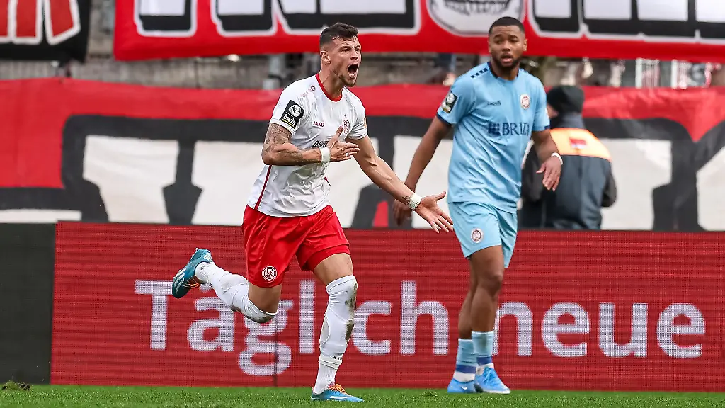 Essens-Andreas-Wiegel-l-jubelt-nach-seinem-Treffer-zum-1-1