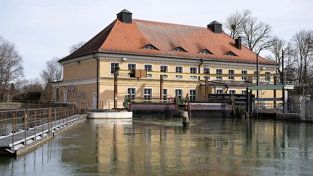 Das-Wasserkraftwerk-Isarwerk-3-an-der-Isar