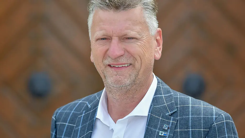 Olaf-Schoepe-Praesident-des-Deutschen-Hotel-und-Gaststaettenverbandes-Brandenburg-Dehoga