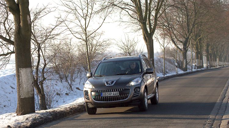 Das erste und einzige SUV von Peugeot: Mit dem 4007 zieht die Löwenmarke durch eine Kooperation in das Segment ein.