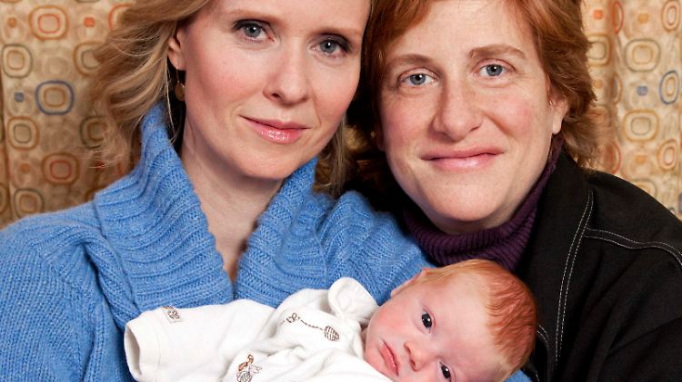Glückliche Eltern: Cynthia und Christine.