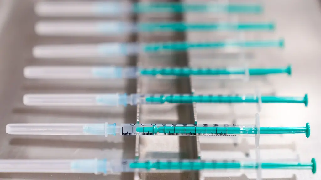 Fertig-aufgezogene-Spritzen-fuer-Impfungen