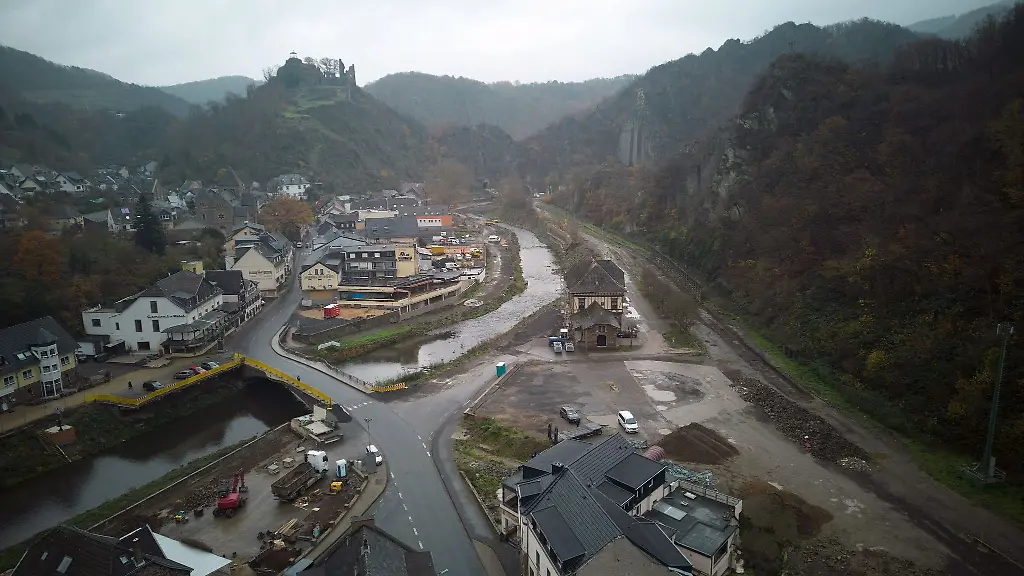 Die-Innenstadt-ist-nach-der-Flut-noch-immer-verwuestet