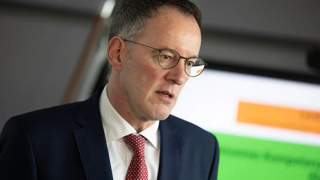 Der-Innenminister-in-Rheinland-Pfalz-Michael-Ebling