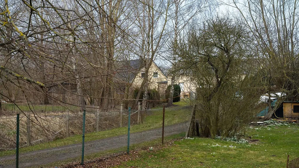 Die-Grundstueckeinfahrt-unweit-des-Tatorts