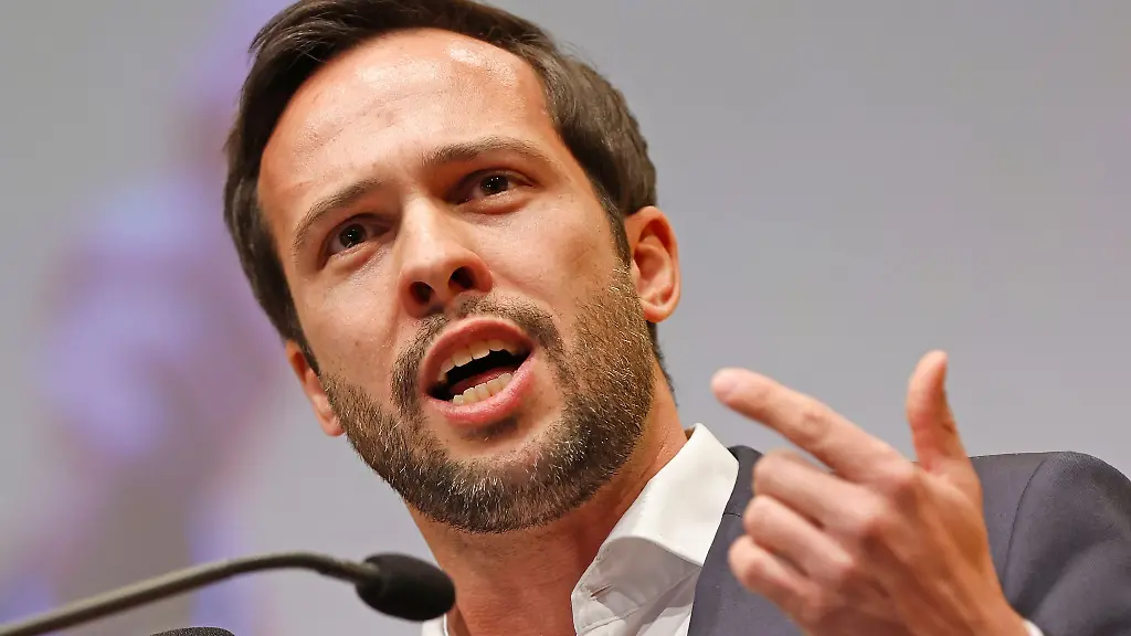 Martin-Hagen-FDP-Landesvorsitzende-und-Spitzenkandidat-der-FDP-zur-bayerischen-Landtagswahl-2023