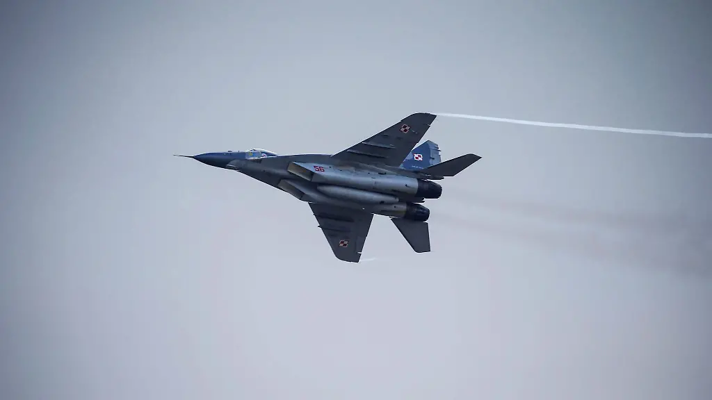 Ein-MiG-29-Kampfjet-der-polnischen-Luftwaffe-bei-einer-Luftfahrtschau